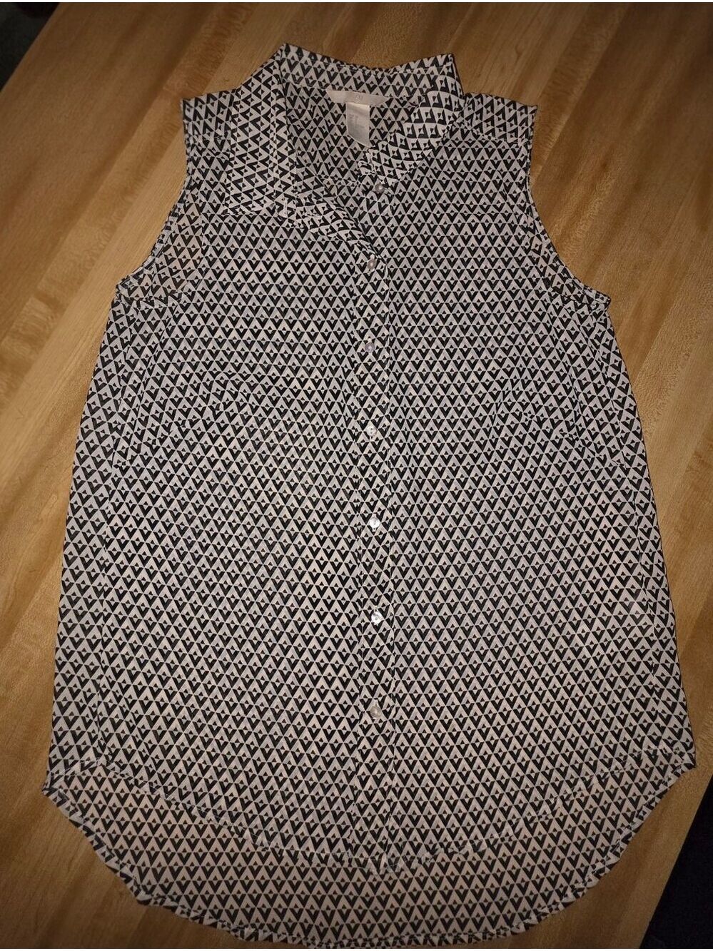 H&M Sleeveless Black & White Geometric Button-Down Top #TK46 - Picture 2 of 8